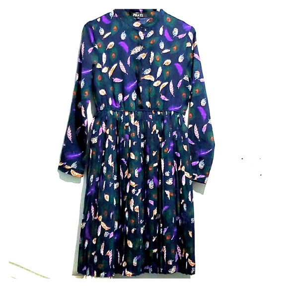 Dress - Picture 2 of 4